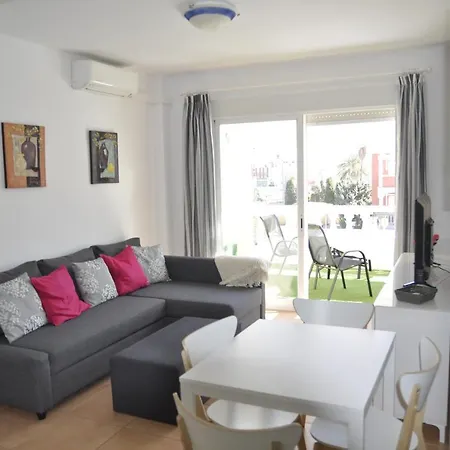 Apartamento Estrella Blanca I, 2 Dormitorios, By Bookindenia *